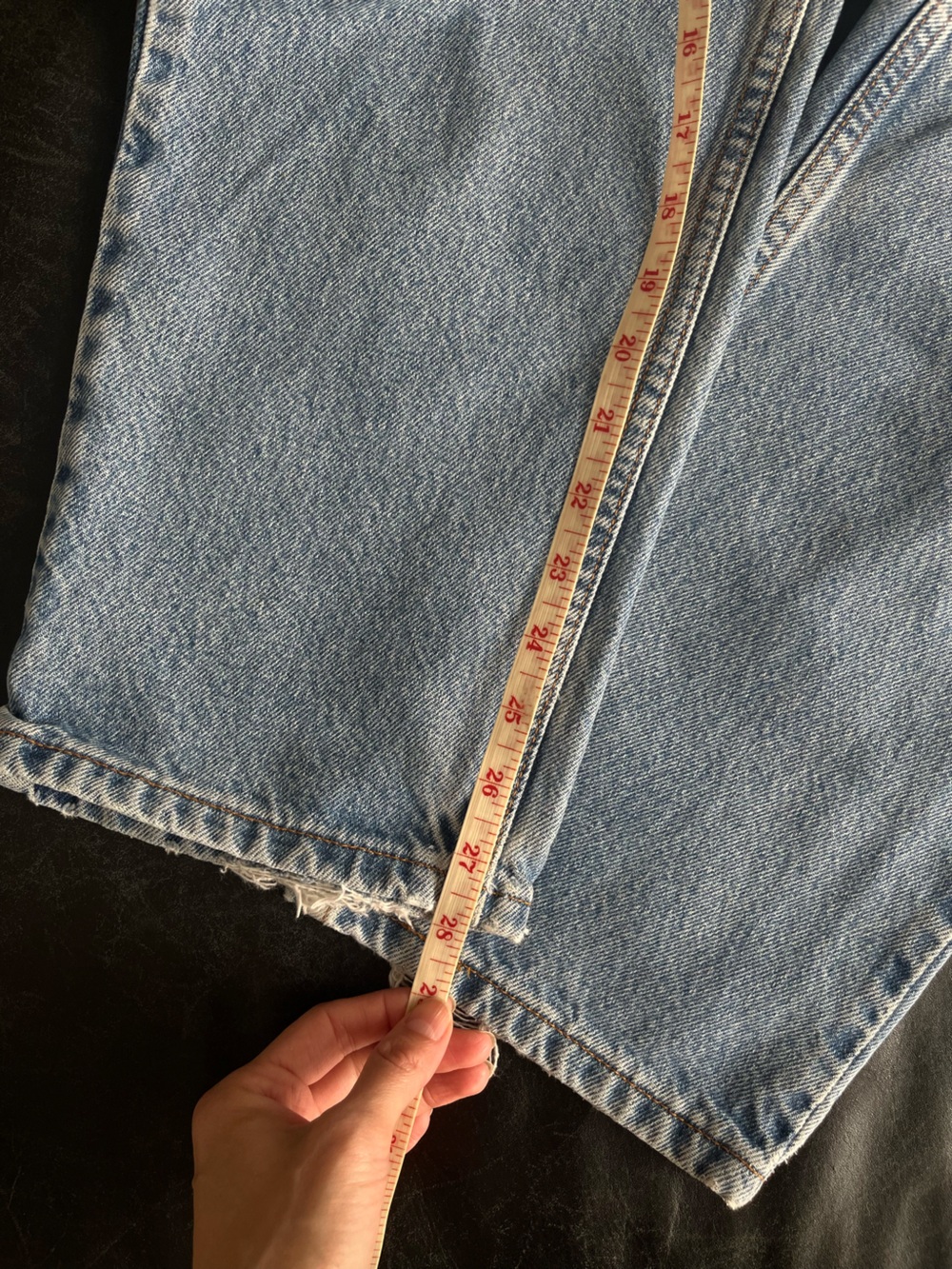 Levi's Relaxed Straight Jeans in Light Blue Wash - Picture 9 of 11